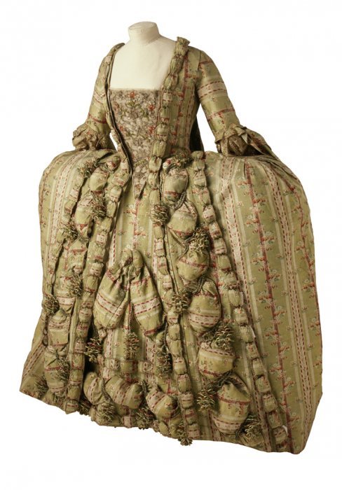 robe a panier 1760