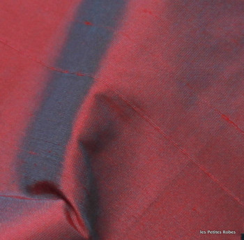 soie sauvage 057 rouge reflets bleutés